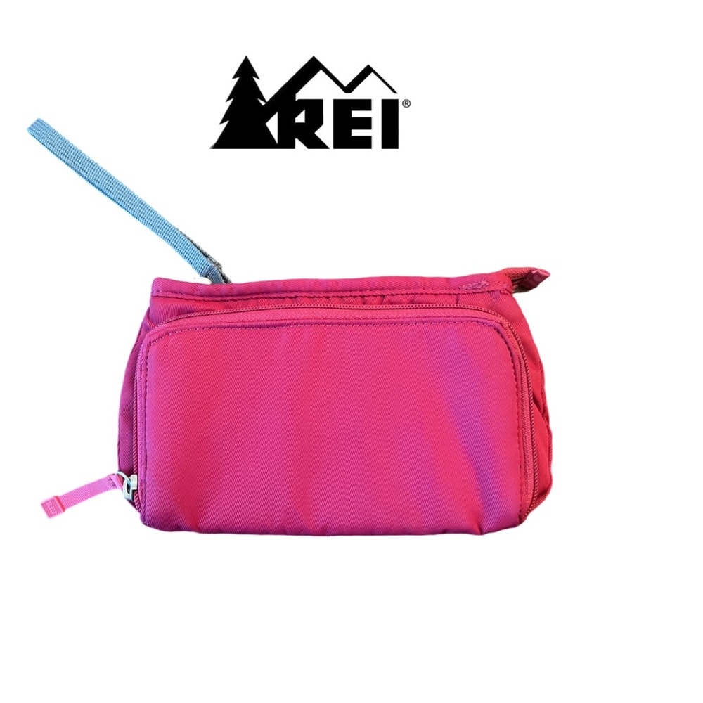 REI Sukha Pink Clutch/Wallet - Picture 2 of 4